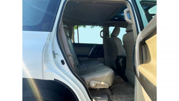 Toyota Land Cruiser Prado 2013 - Image 9