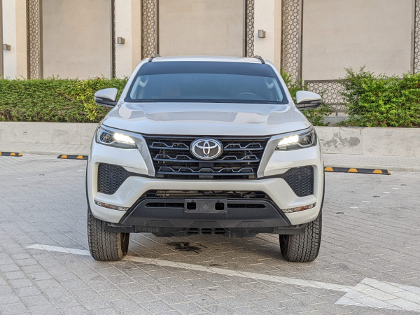 Toyota Fortuner 2023 - Image 14