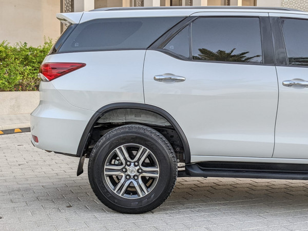 Toyota Fortuner 2023 - Image 13