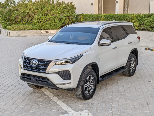 Toyota Fortuner 2023 - Image 7