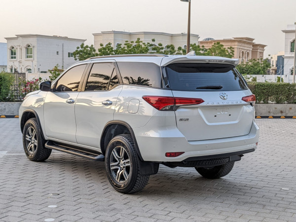 Toyota Fortuner 2023 - Image 8
