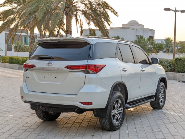 Toyota Fortuner 2023 - Image 12