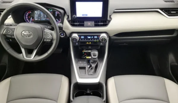 Toyota 2023 - Image 5