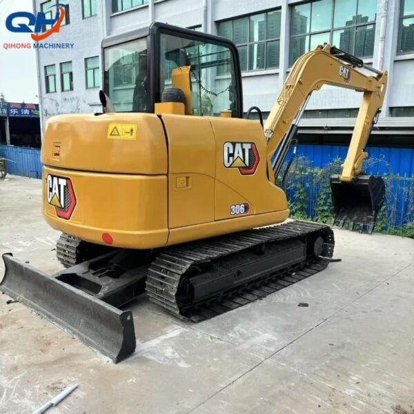 6ton Caterpillar 306D hydraulic excavator for earthmoving - Image 3
