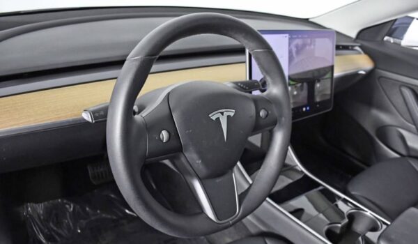 Tesla 2020 - Image 2