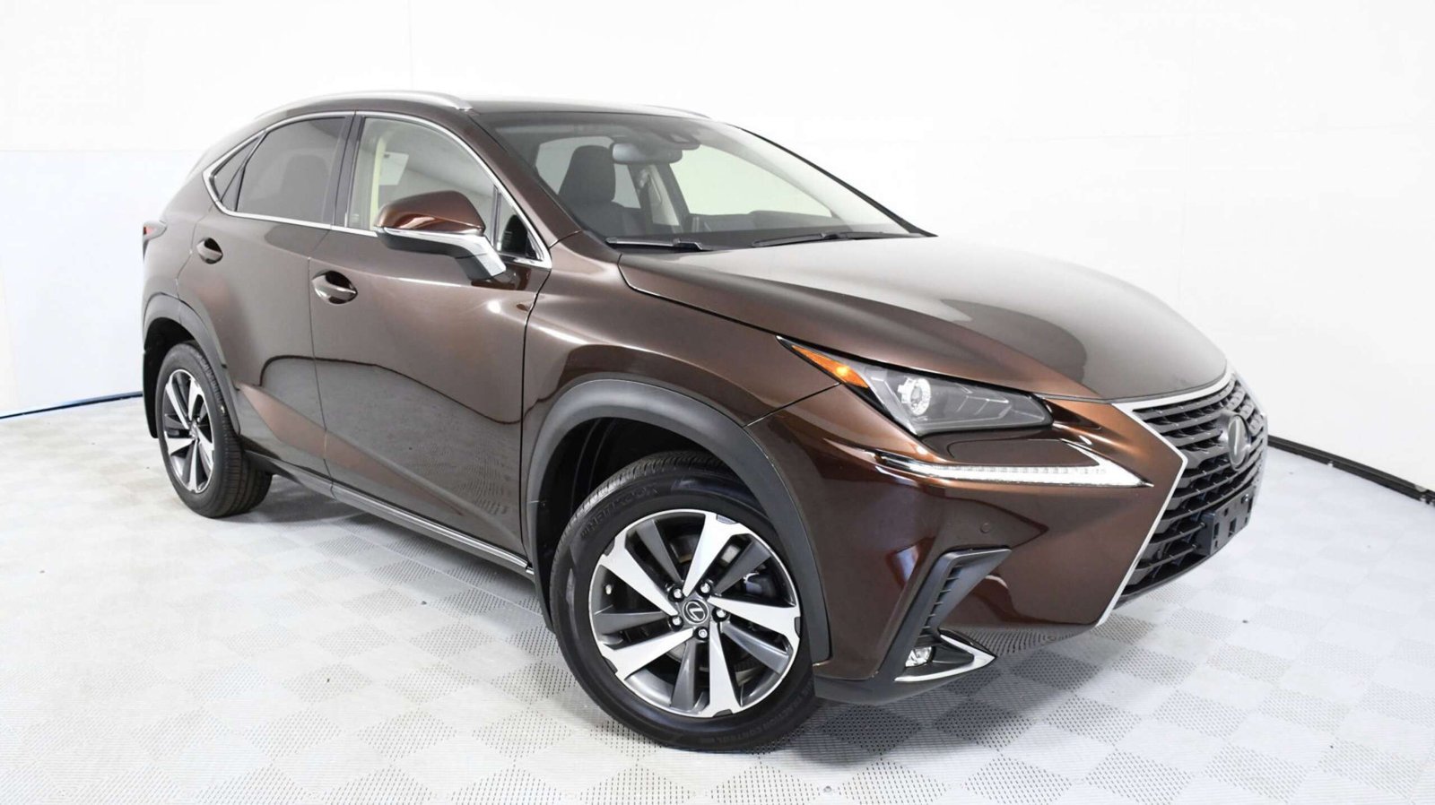 Lexus 2019 - Image 6